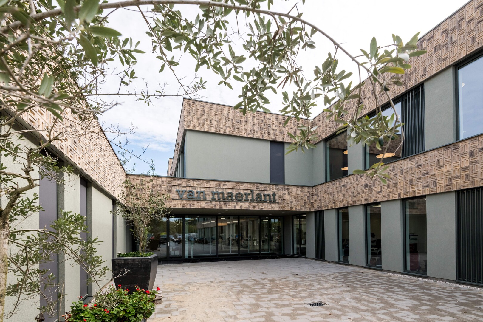 Van Mearlant College Den Bosch | Strikolith